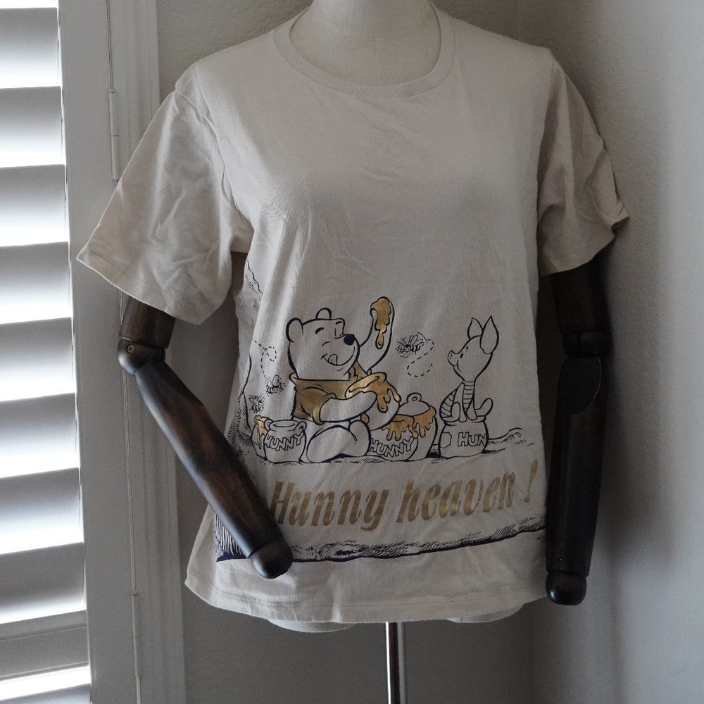 uniqlo disney winnie the pooh shirt size medium